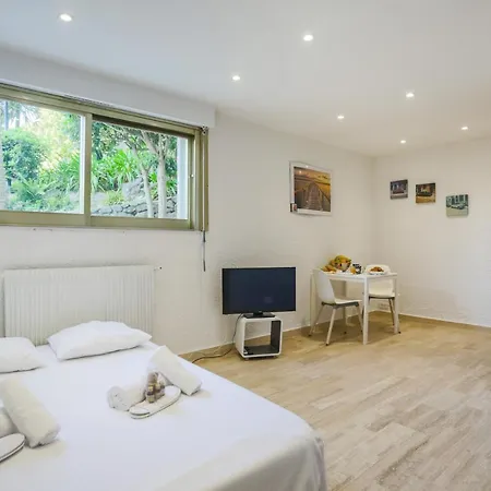 Apartment Ac 